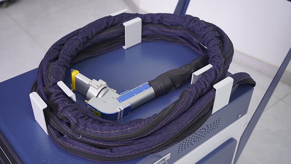 Máquina de Limpeza a Laser Ind - Industrial Laser For Sale avaliação e preço